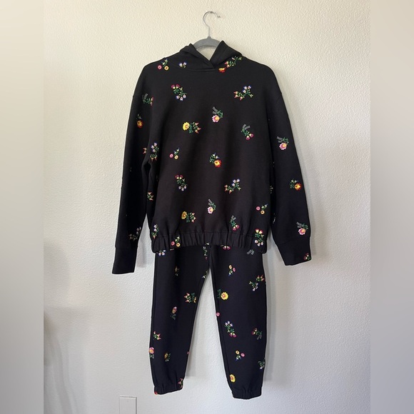 URLAZH Black Floral Embroidered Two Piece Loungewear Sweatsuit Women’s Size S - Picture 2 of 16